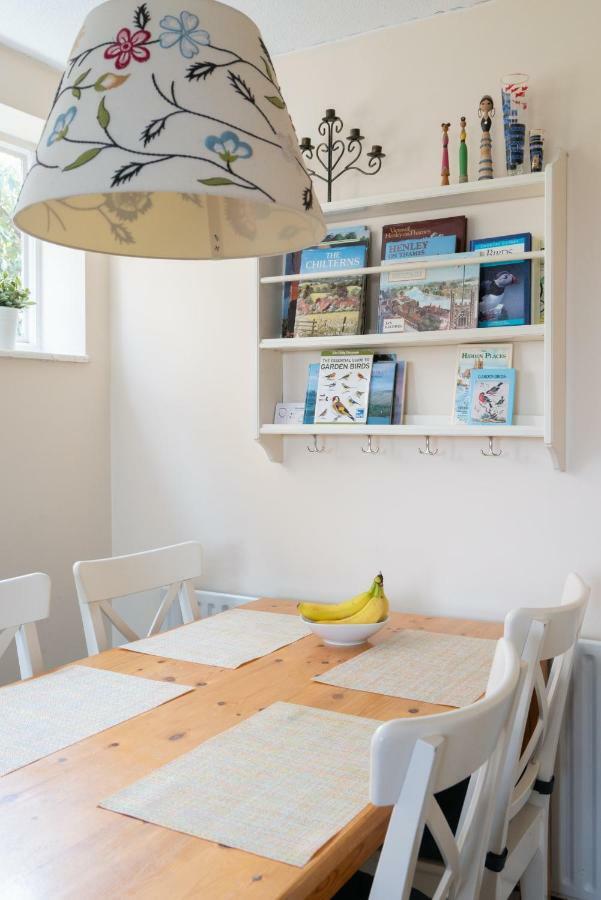 Henley Self Catering House Villa ภายนอก รูปภาพ