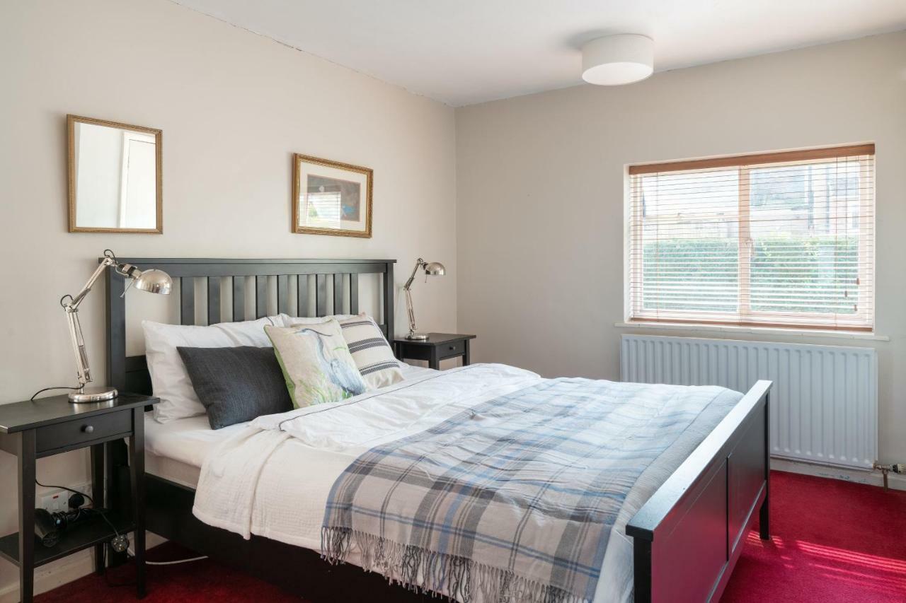 Henley Self Catering House Villa ภายนอก รูปภาพ
