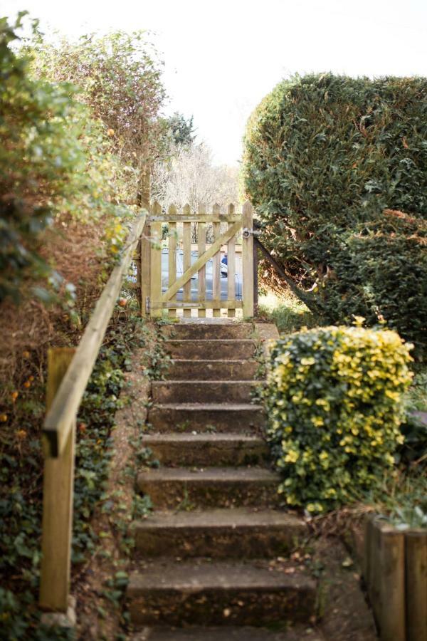 Henley Self Catering House Villa ภายนอก รูปภาพ